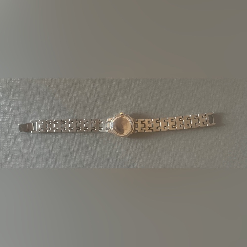 80’s FENDI TWO TONE
WATCH - Picture 5 of 8